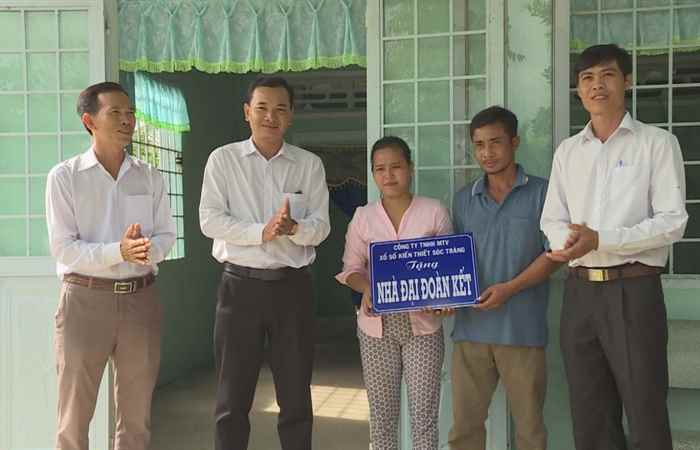 Đại đoàn kết - MTTQ các cấp tỉnh Sóc Trăng hưởng ứng Tháng cao điểm “Vì người nghèo” (21-10-2020)